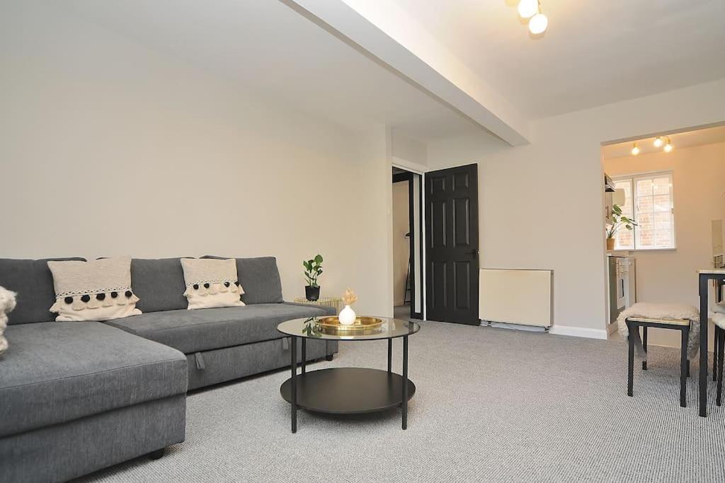 Stylish Apartment, Barbican Apartment
